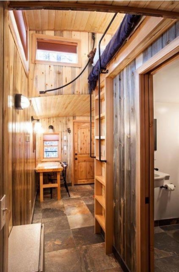 Illustration de l'article : Ils r&eacute;cup&egrave;rent des wagons qu'ils transforment en jolies petites habitations... Une id&eacute;e de g&eacute;nie !