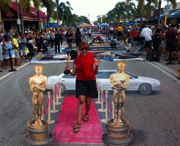 Illustration de l'article : Apr&egrave;s le ch&ocirc;mage et le divorce, elle gagne sa vie et voyage &agrave; travers le monde gr&acirc;ce &agrave; son art