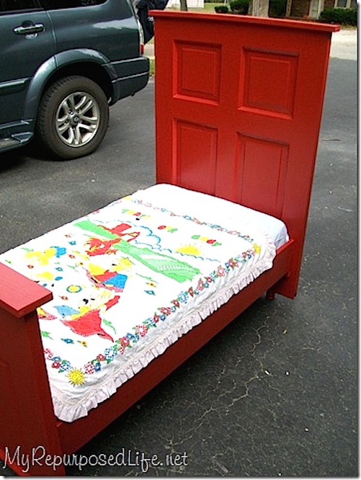 Illustration de l'article : De vieilles portes transform&eacute;es pour am&eacute;liorer le quotidien... De quoi vous donner des id&eacute;es ! 