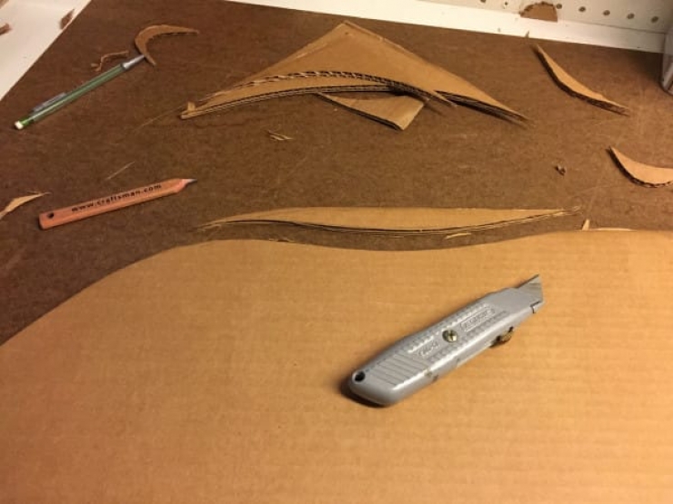 Illustration de l'article : Une grosse branche et un peu de cr&eacute;ativit&eacute; pour r&eacute;aliser un arbre &agrave; chat...