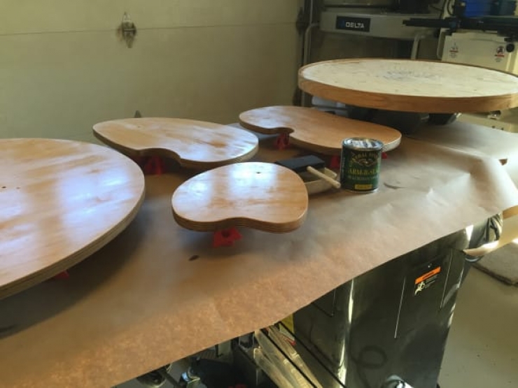 Illustration de l'article : Une grosse branche et un peu de cr&eacute;ativit&eacute; pour r&eacute;aliser un arbre &agrave; chat...