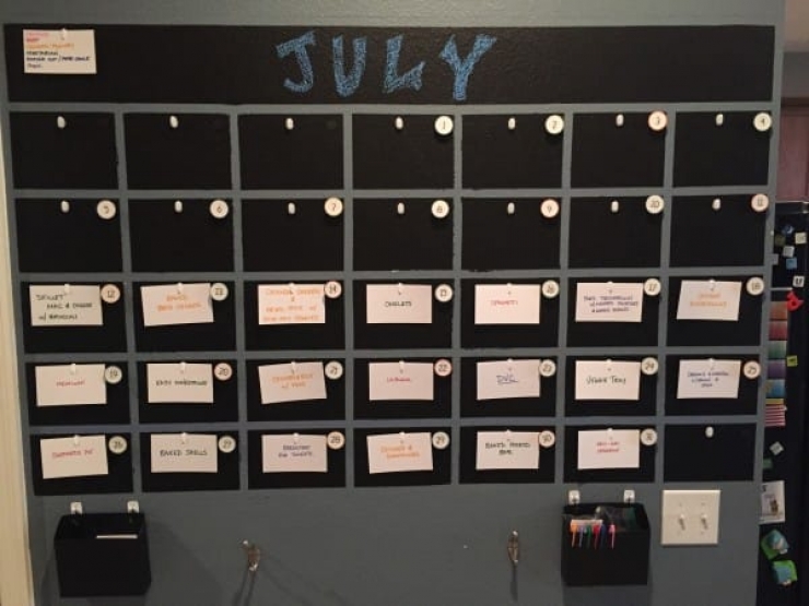 Illustration de l'article : Elle d&eacute;cide de transformer son corridor pour la rentr&eacute;e scolaire de ses enfants... Cela pourrait vous donner des id&eacute;es !