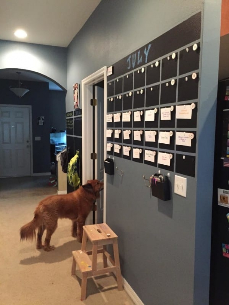 Illustration de l'article : Elle d&eacute;cide de transformer son corridor pour la rentr&eacute;e scolaire de ses enfants... Cela pourrait vous donner des id&eacute;es !