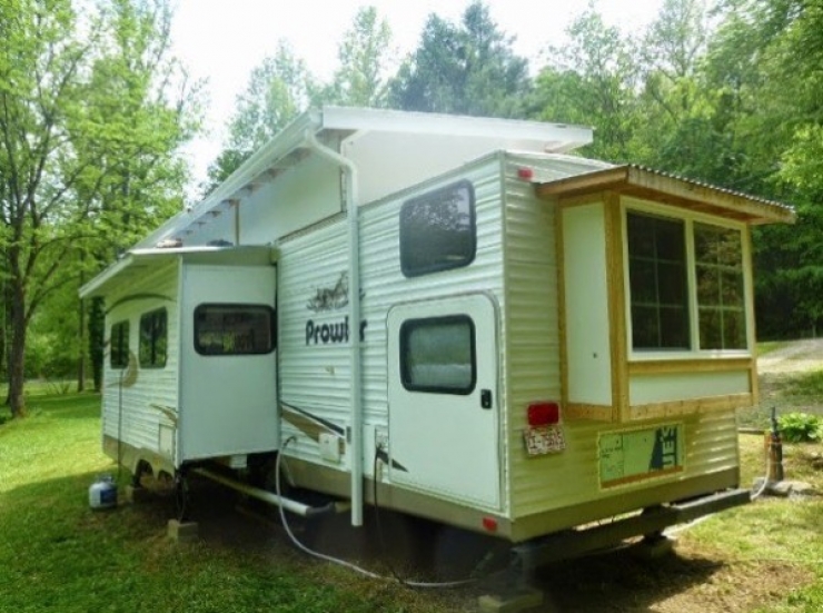 Illustration de l'article : Je ne m'attendais pas &agrave; une transformation aussi impressionnante en voyant cette vieille caravane ! C'est du beau boulot...