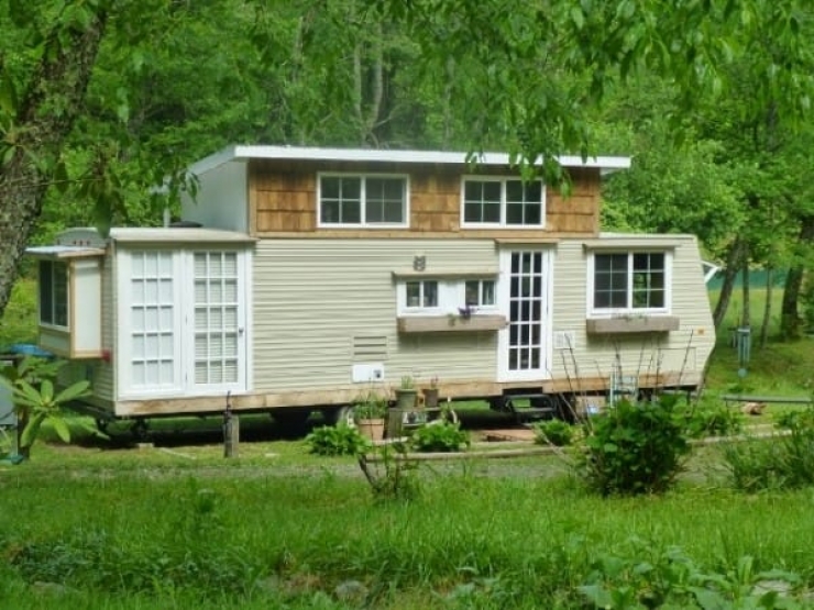 Illustration de l'article : Je ne m'attendais pas &agrave; une transformation aussi impressionnante en voyant cette vieille caravane ! C'est du beau boulot...