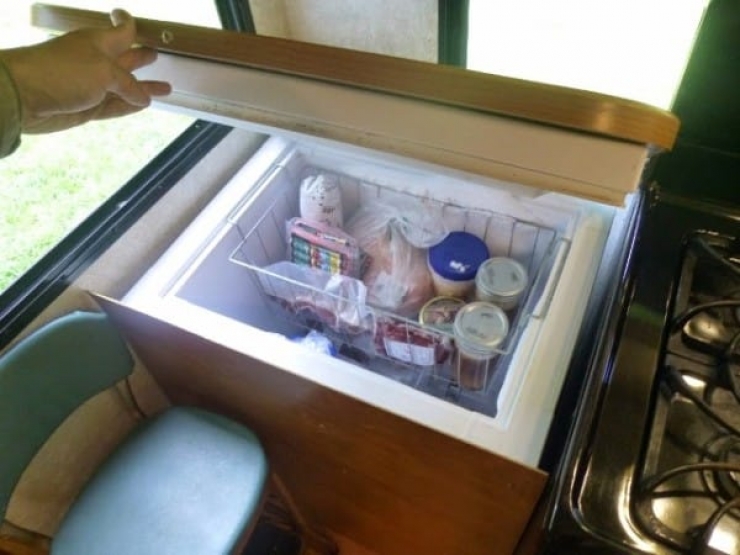 Illustration de l'article : Je ne m'attendais pas &agrave; une transformation aussi impressionnante en voyant cette vieille caravane ! C'est du beau boulot...