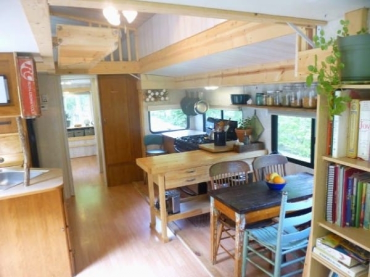 Illustration de l'article : Je ne m'attendais pas &agrave; une transformation aussi impressionnante en voyant cette vieille caravane ! C'est du beau boulot...