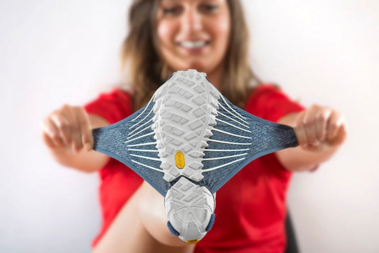 Illustration de l'article : Des chaussures qui enveloppent les pieds... Une invention venue tout droit du Japon!