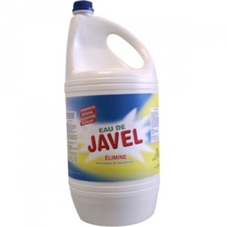 Illustration de l'article : Une astuce toute simple pour &eacute;liminer les moisissures autour de votre baignoire... Et sans frotter ! 