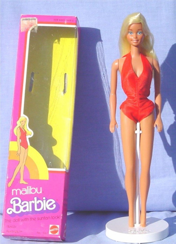 Illustration de l'article : Zoom sur 35 jouets qui ont dû vous marquer si vous étiez gosse dans les années 90… On jouait tous avec le 9 dans la cour de récréation !