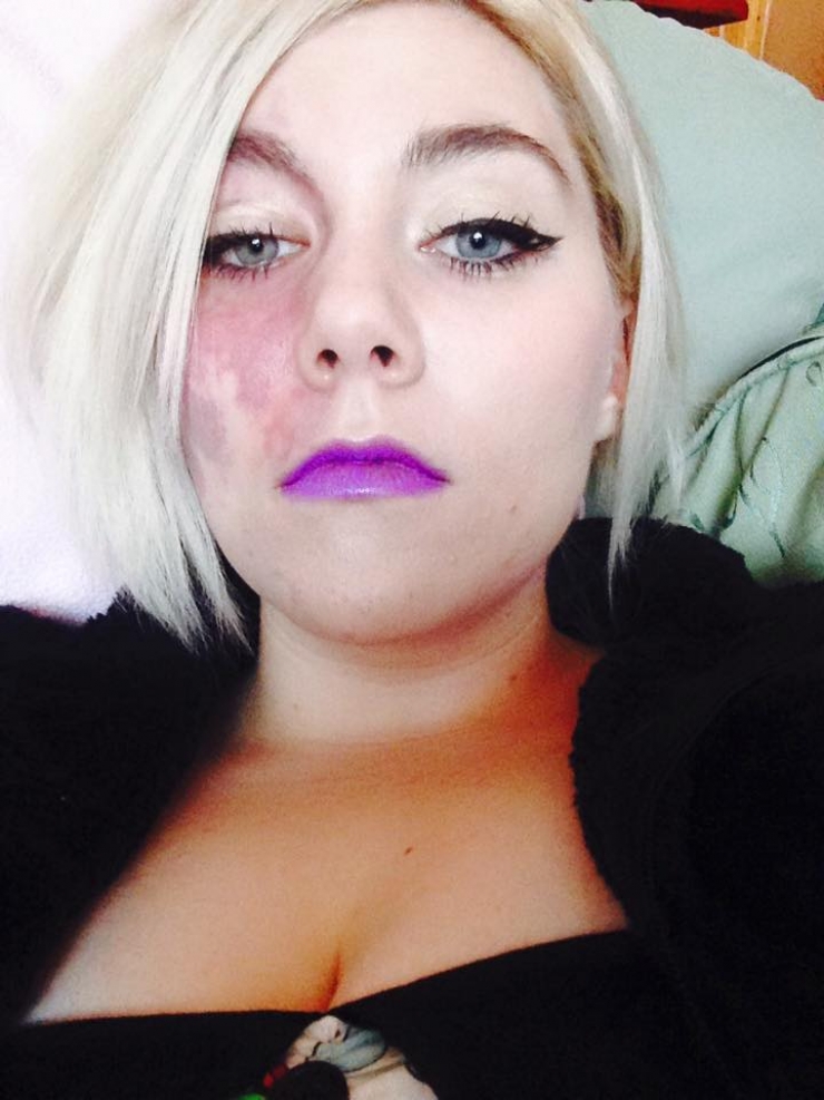 Illustration de l'article : Considérée comme trop laide pour trouver l’amour, elle répond d’une manière magistrale… Respect !