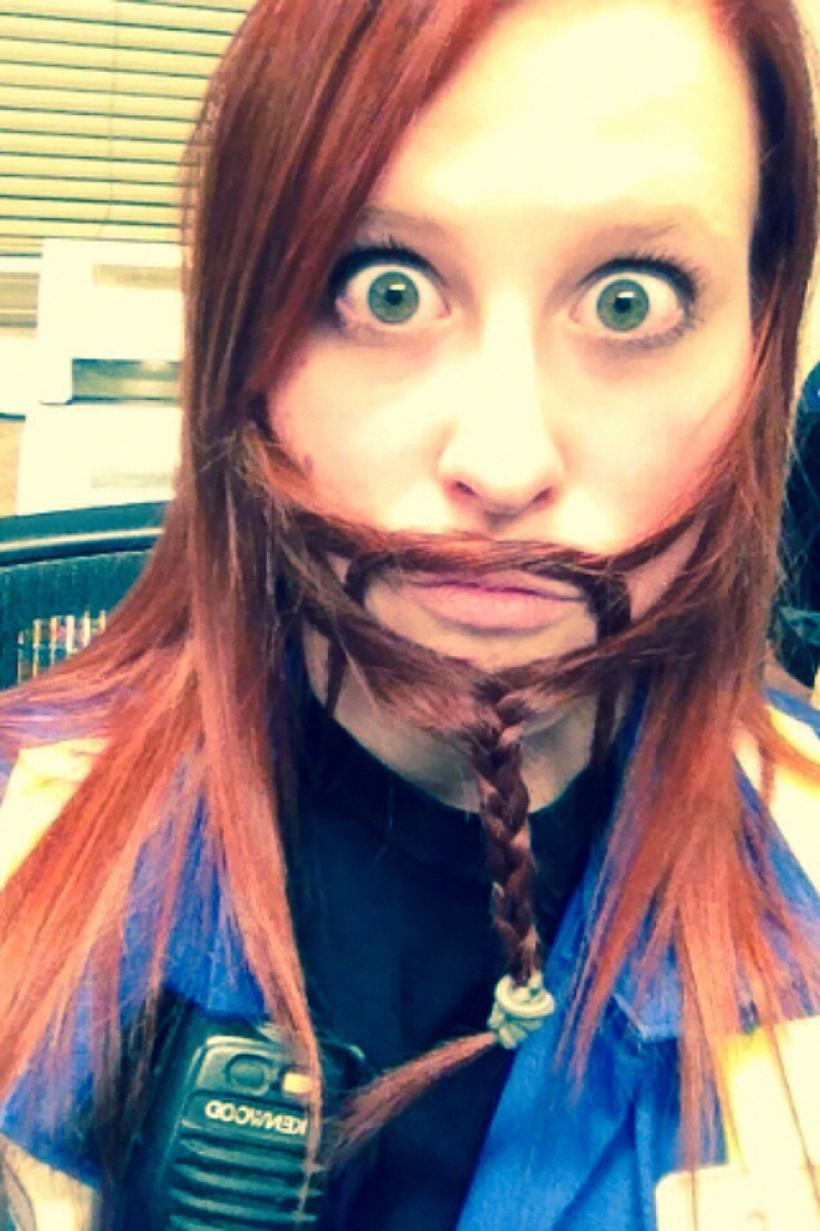 Illustration de l'article : Se tailler les cheveux en forme de barbe, la nouvelle mode des femmes qui fait fureur… Qu’en pensez-vous ?