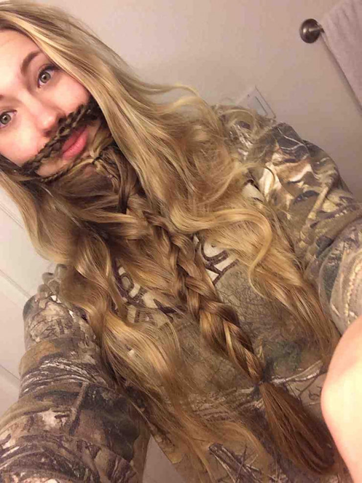 Illustration de l'article : Se tailler les cheveux en forme de barbe, la nouvelle mode des femmes qui fait fureur… Qu’en pensez-vous ?