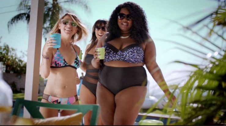 Illustration de l'article : Des femmes normales et naturelles dans une pub pour des maillots, ENFIN ! Ni artifices, ni culte de la minceur…