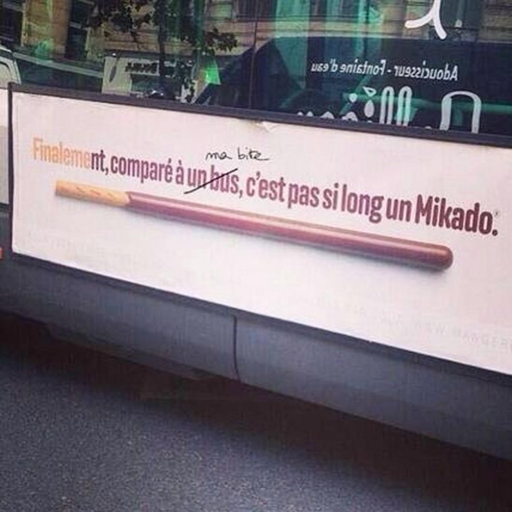 Illustration de l'article : Les Graffitivre: Des graffitis hilarants mais désordonnés faits par des gens complètement ivres !