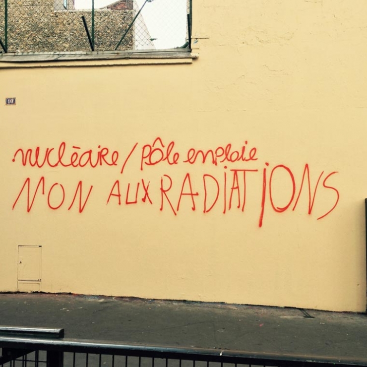 Illustration de l'article : Les Graffitivre: Des graffitis hilarants mais désordonnés faits par des gens complètement ivres !