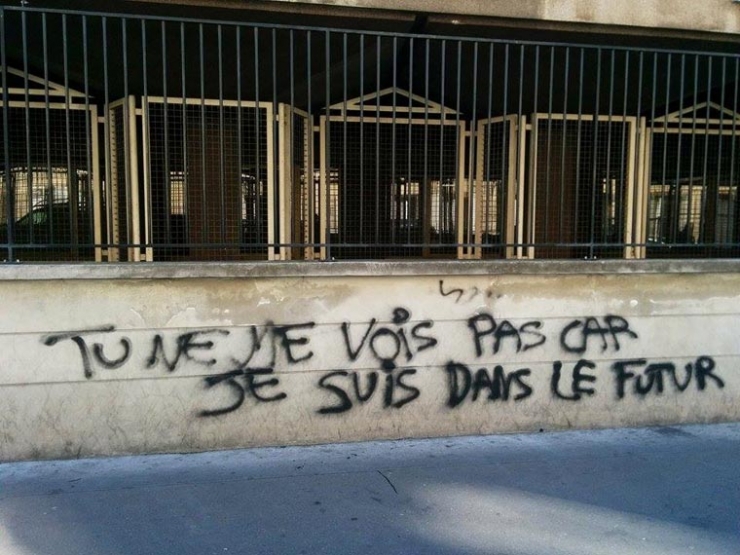 Illustration de l'article : Les Graffitivre: Des graffitis hilarants mais désordonnés faits par des gens complètement ivres !