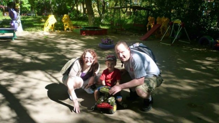 Illustration de l'article : Abandonné à la naissance à cause de son handicap, un miracle se produit enfin, 4 ans plus tard !