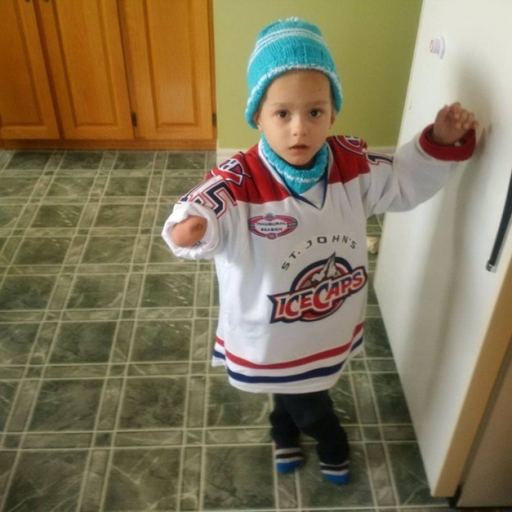 Illustration de l'article : Abandonné à la naissance à cause de son handicap, un miracle se produit enfin, 4 ans plus tard !