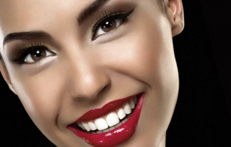 Illustration de l'article : Découvrez ces 12 incroyables maquillages à faire tomber tous les hommes…Cette année, vous serez la vedette pendant les fêtes !