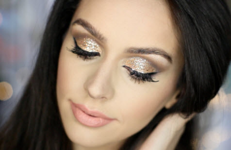 Illustration de l'article : Découvrez ces 12 incroyables maquillages à faire tomber tous les hommes…Cette année, vous serez la vedette pendant les fêtes !