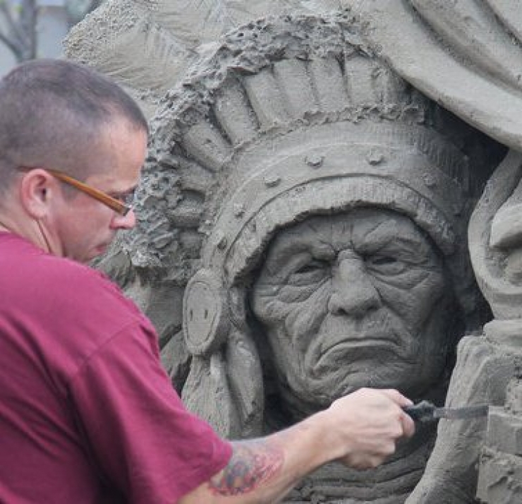Illustration de l'article : Ses sculptures sur sable sont de v&eacute;ritables chefs-d'oeuvre