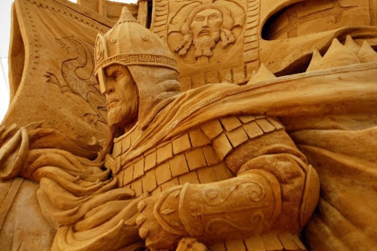 Illustration de l'article : Ses sculptures sur sable sont de v&eacute;ritables chefs-d'oeuvre