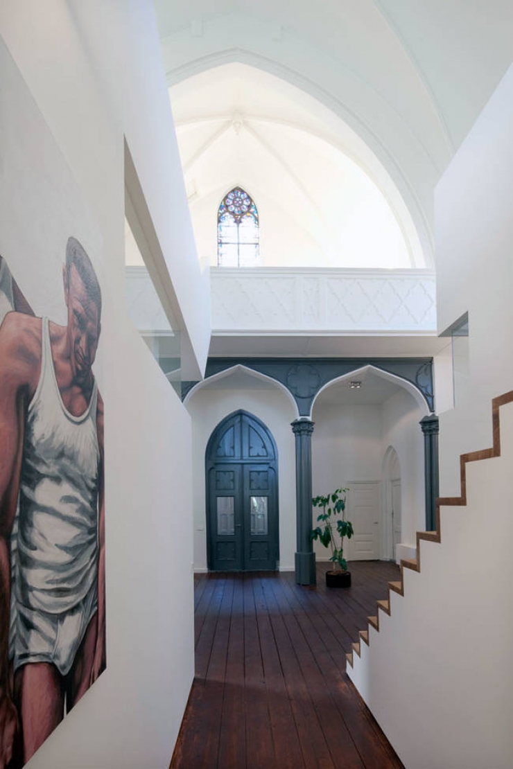 Illustration de l'article : Une famille vient d'acheter cette &eacute;glise, attendez de voir ce qu'ils ont fait de l'int&eacute;rieur!