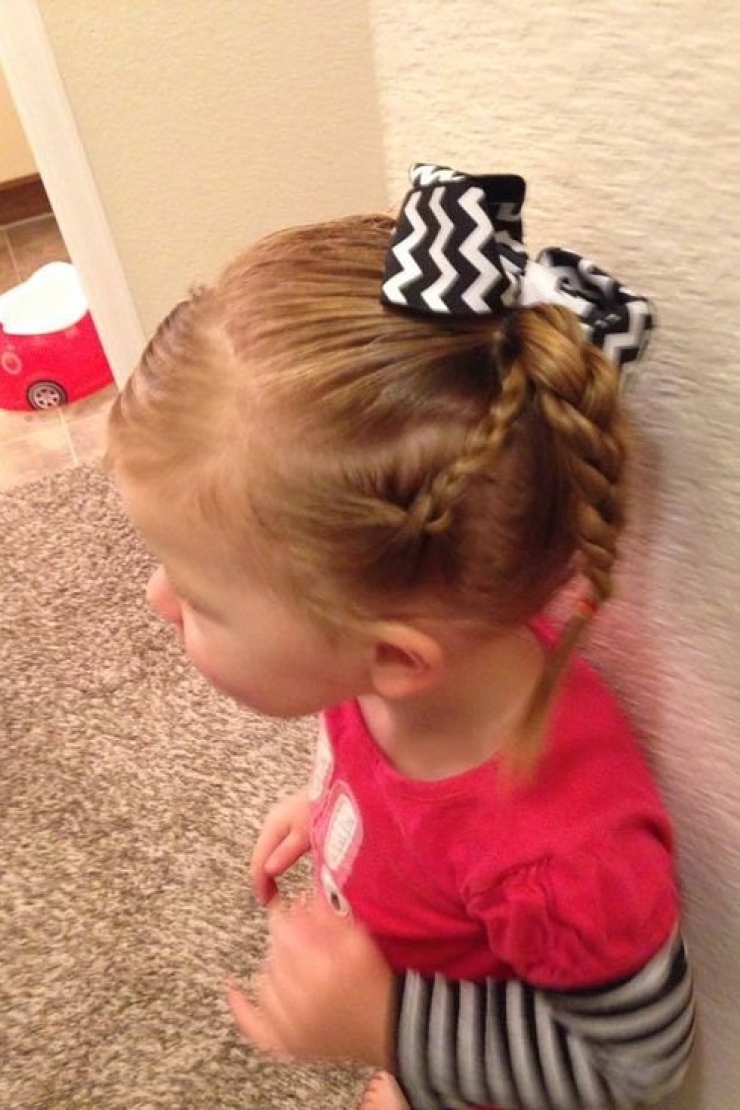 Illustration de l'article : Ce papa a pris des cours car il ne savait pas coiffer sa fille! Aujourd'hui ce qu'il est capable de faire est excellent! 