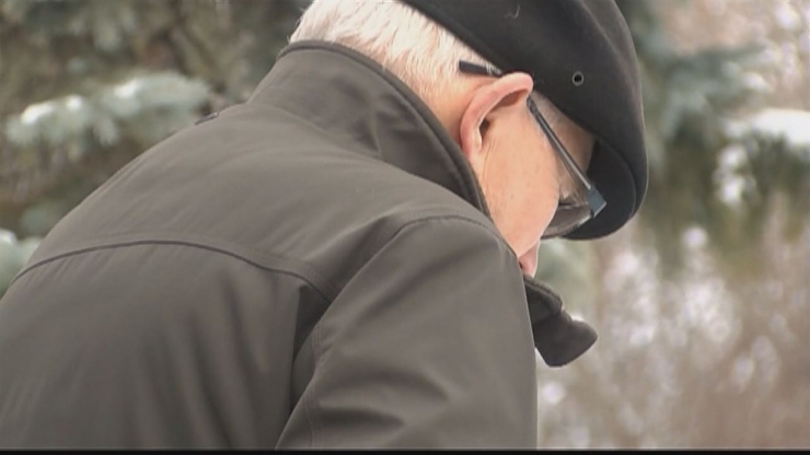 Illustration de l'article : Voil&agrave; 2 ans qu'il se rend tous les jours sur le banc de ce parc pour une raison magnifique !