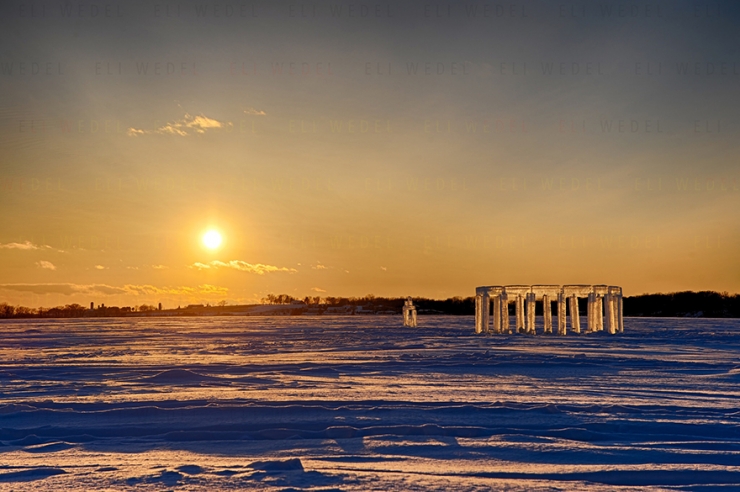 Illustration de l'article : Voici "Icehenge", l'impressionnant Stonehenge de glace