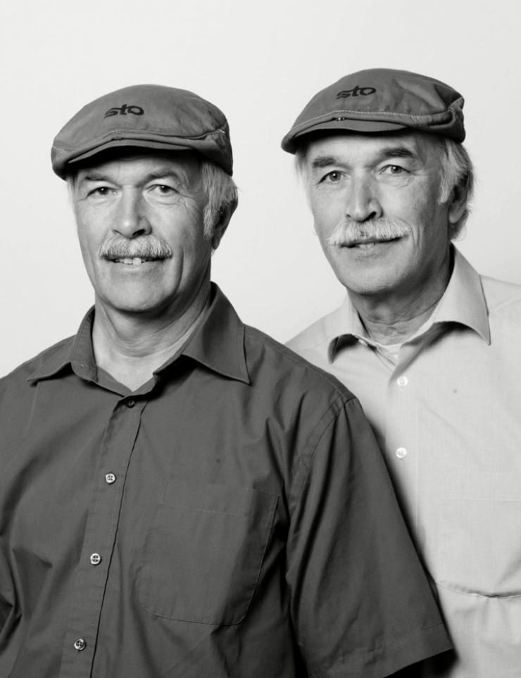 Illustration de l'article : Ces deux femmes semblent &ecirc;tre jumelles et pourtant la v&eacute;rit&eacute; est bien plus impressionnante que &ccedil;a !