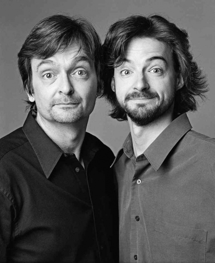 Illustration de l'article : Ces deux femmes semblent &ecirc;tre jumelles et pourtant la v&eacute;rit&eacute; est bien plus impressionnante que &ccedil;a !