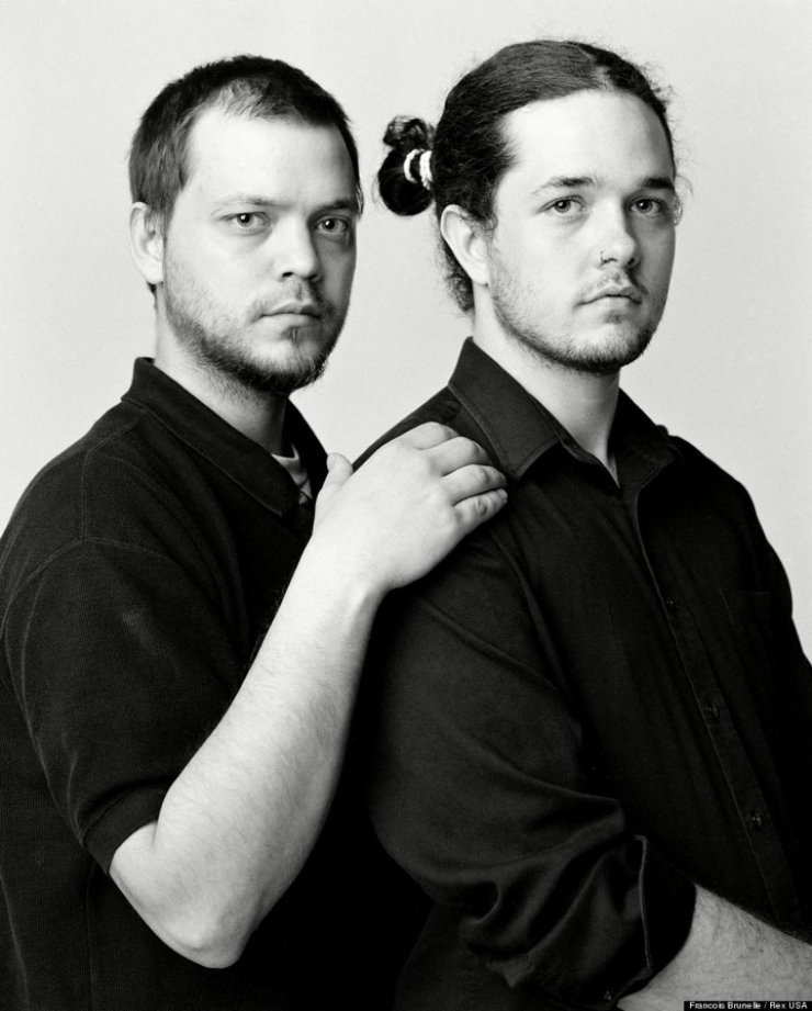 Illustration de l'article : Ces deux femmes semblent &ecirc;tre jumelles et pourtant la v&eacute;rit&eacute; est bien plus impressionnante que &ccedil;a !