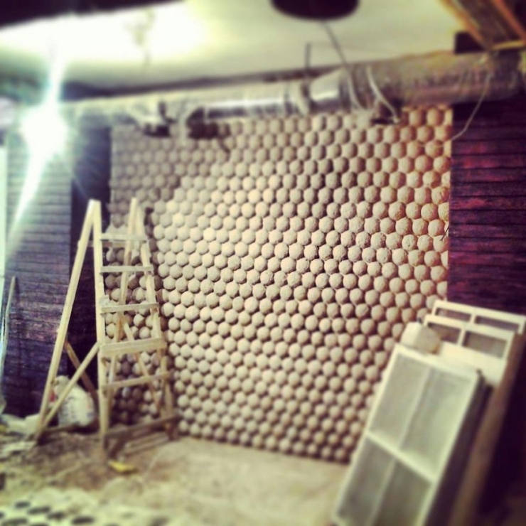 Illustration de l'article : Il cr&eacute;e un mur constitu&eacute; de plus de 700 boulets de canon