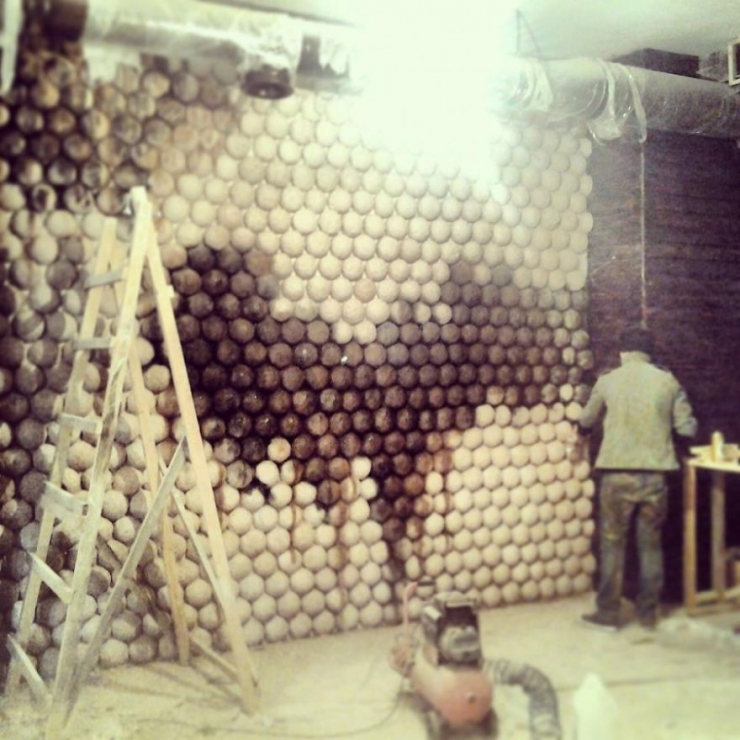 Illustration de l'article : Il cr&eacute;e un mur constitu&eacute; de plus de 700 boulets de canon