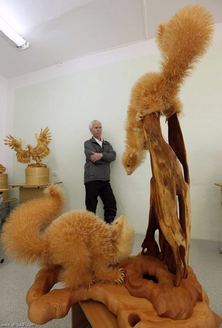 Illustration de l'article : Il r&eacute;alise de splendides sculptures &agrave; partir de copeaux de bois