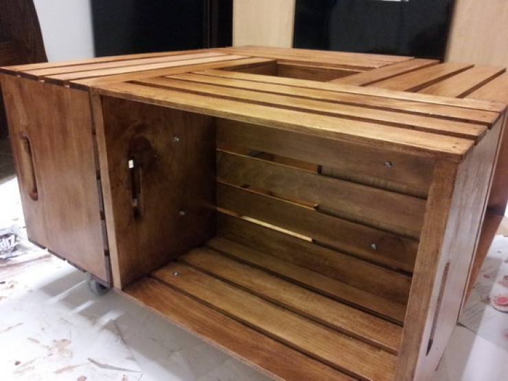 Illustration de l'article : DIY : fabriquer une table basse en utilisant des caisses de vin