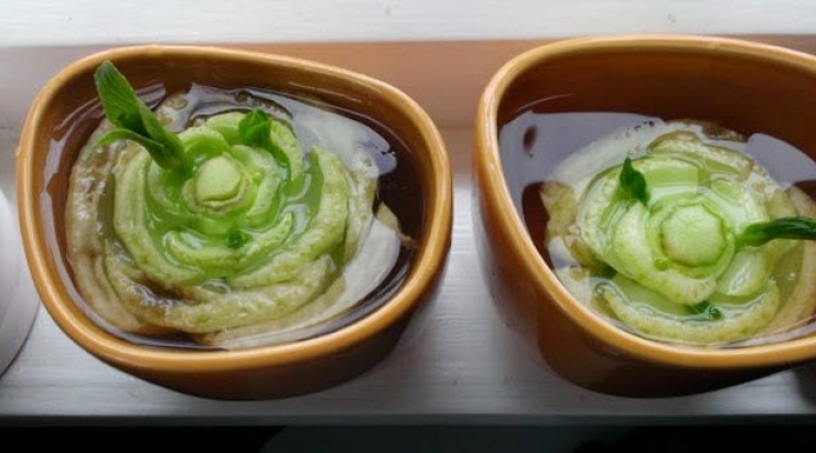 Illustration de l'article : Faites des &Eacute;CONOMIES avec ces 13 aliments qui repoussent dans l'eau !