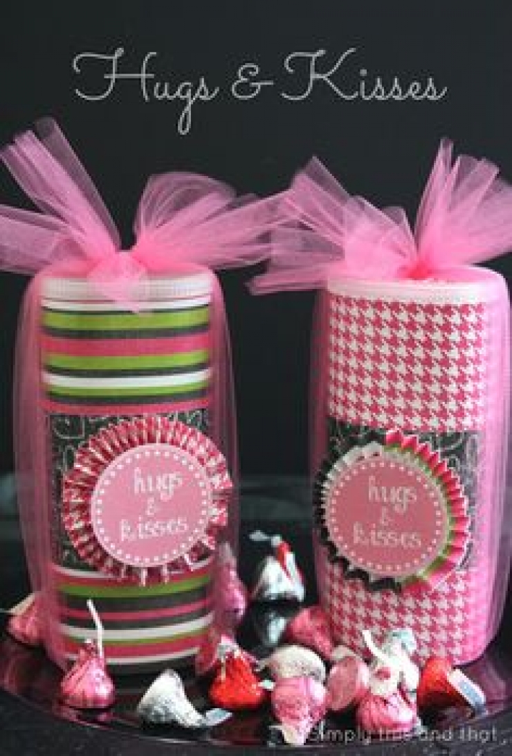 Illustration de l'article : 15 Trucs et astuces &agrave; faire avec vos bo&icirc;tes de Pringles vides... Ne les jetez plus !