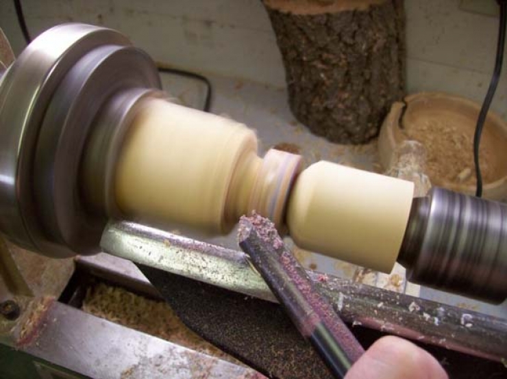 Illustration de l'article : Ce qu'il fait avec ces crayons de couleur coll&eacute;s ensemble tient du pur g&eacute;nie !