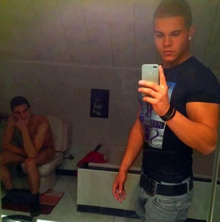 Illustration de l'article : Top 15 des personnes qui n'auraient jamais du apprendre à faire des Selfies !