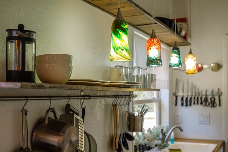 Illustration de l'article : Ruin&eacute;e apr&egrave;s son divorce, elle met 2ans &agrave; construire sa maison pour 11.000$ ! Joli boulot !