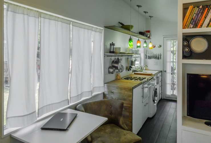 Illustration de l'article : Ruin&eacute;e apr&egrave;s son divorce, elle met 2ans &agrave; construire sa maison pour 11.000$ ! Joli boulot !