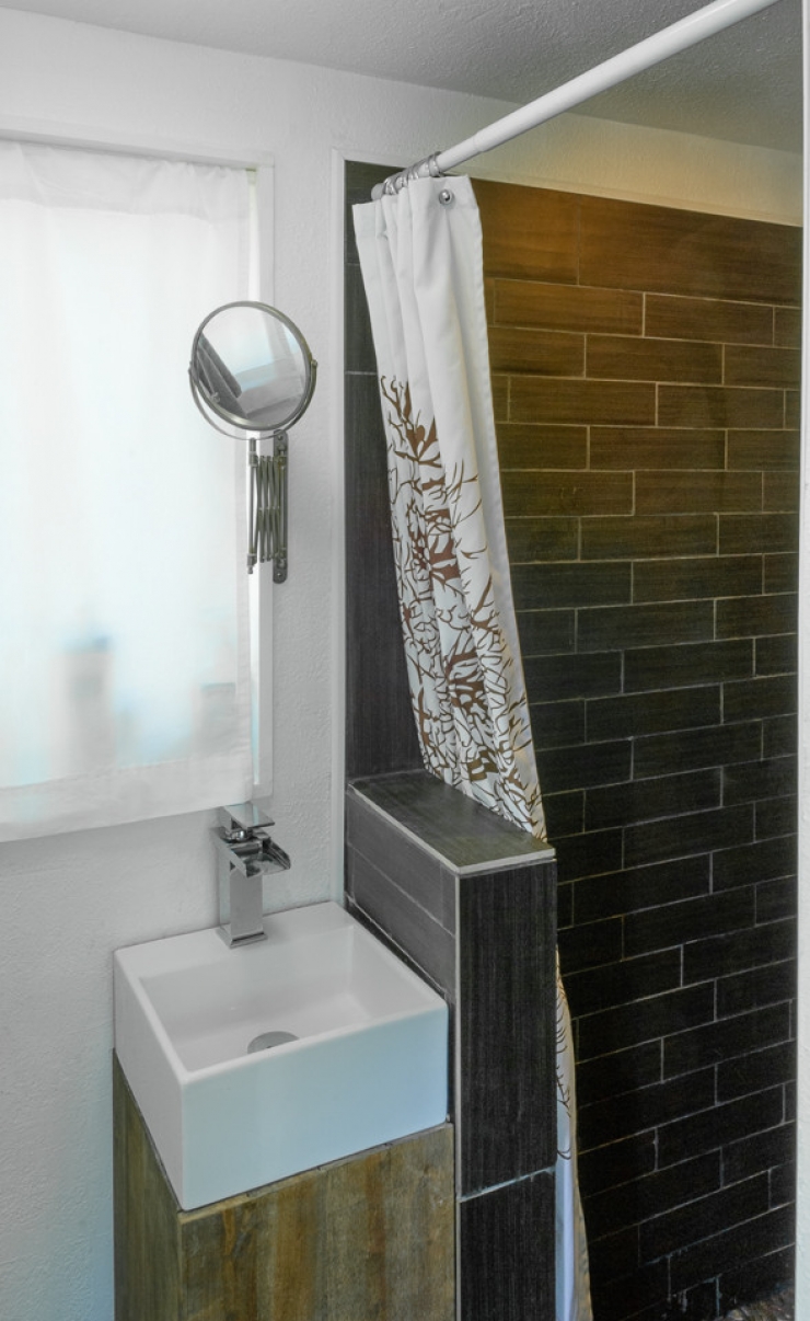 Illustration de l'article : Ruin&eacute;e apr&egrave;s son divorce, elle met 2ans &agrave; construire sa maison pour 11.000$ ! Joli boulot !