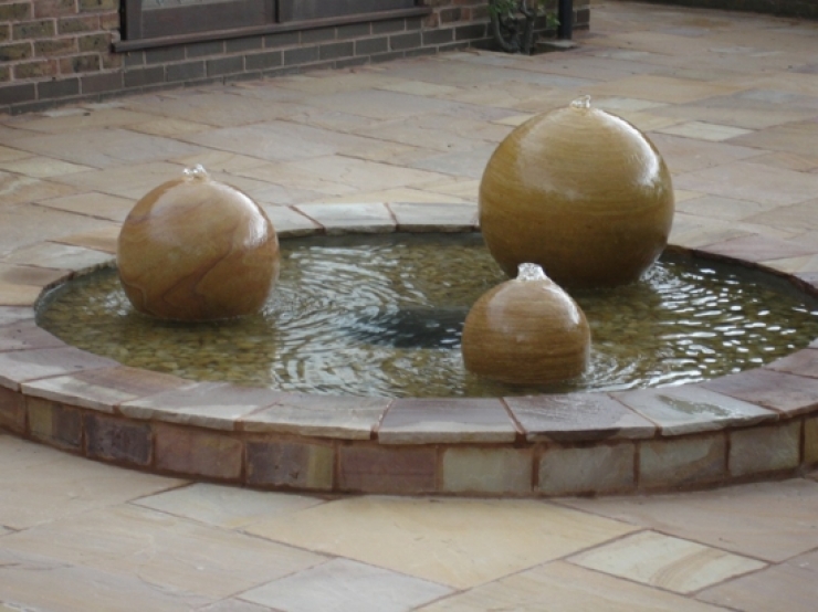 Illustration de l'article : Trouvez votre inspiration &agrave; travers ces 87 id&eacute;es de bassins magnifiques pour Jardins !