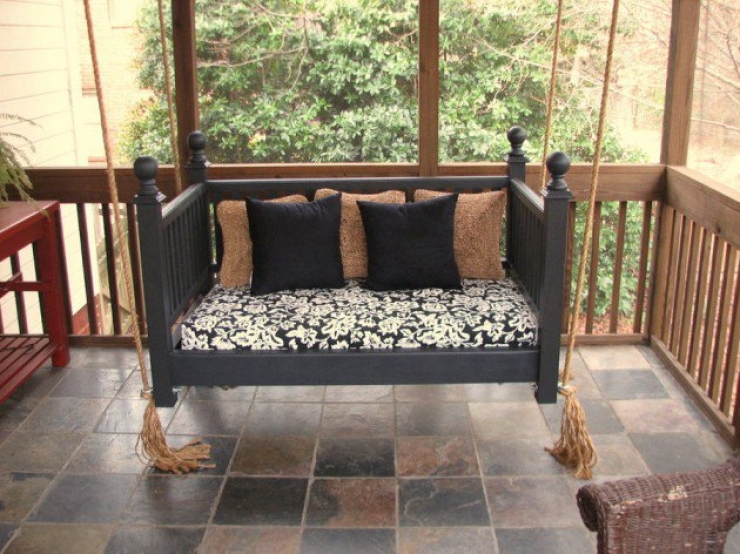 Illustration de l'article : Astuces: Voici 35 id&eacute;es pour donner une deuxi&egrave;me vie &agrave; un lit de b&eacute;b&eacute;! 