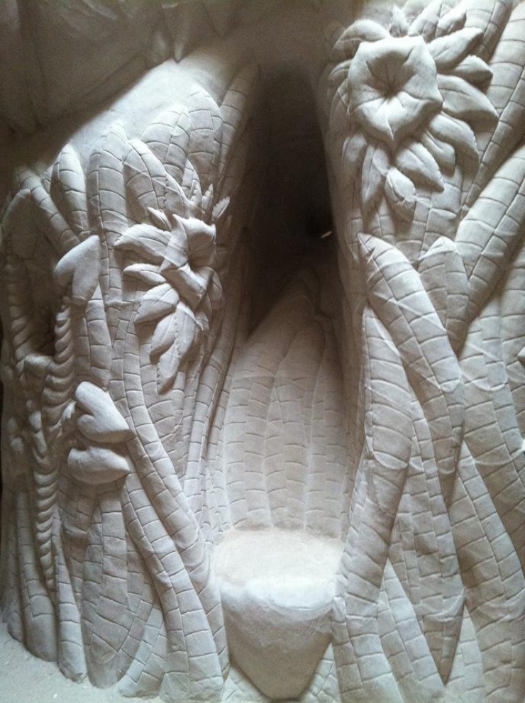 Illustration de l'article : Cet artiste, Ra Paulette, a pass&eacute; plus de 10 ans dans une grotte avec son chien ! Regardez ce qu&rsquo;ils ont fait !