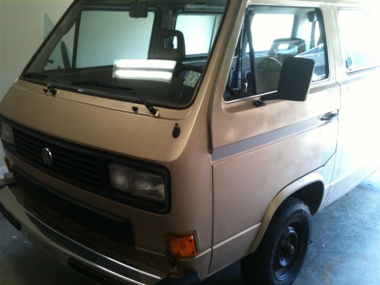 Illustration de l'article : Il a invit&eacute; de parfaits &eacute;trangers &agrave; dessiner sur son van. Le r&eacute;sultat va vous &eacute;tonner