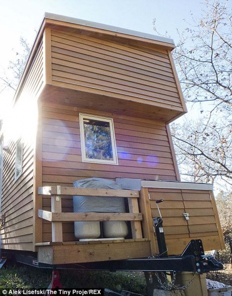 Illustration de l'article : N'ayant pas de quoi se payer une grosse villa, il se construit ce petit cocon pour 20.000 euros!